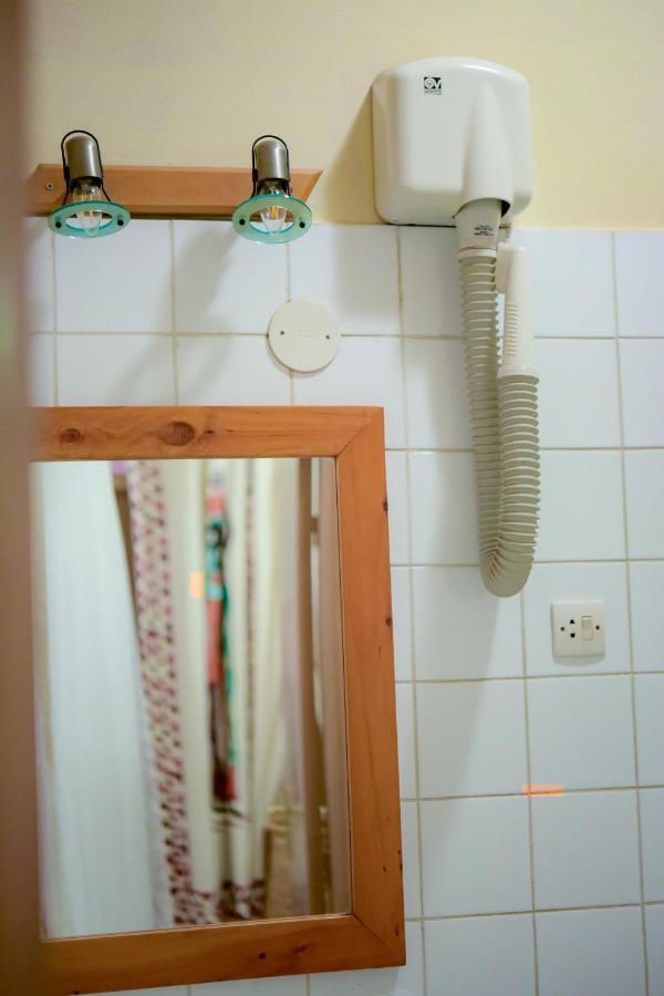 Botanika Hotel บุจัมบุรา ภายนอก รูปภาพ